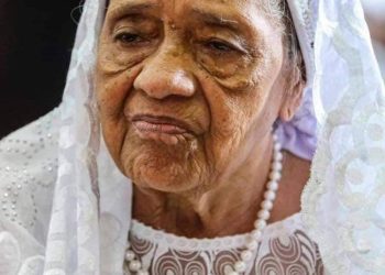 𝗟𝗘𝗦 𝗔𝗨𝗧𝗢𝗥𝗜𝗧𝗘𝗦 𝗗𝗘 𝗟𝗔 𝗧𝗥𝗔𝗡𝗦𝗜𝗧𝗜𝗢𝗡 𝗥𝗘𝗡𝗗𝗘𝗡𝗧 𝗛𝗢𝗠𝗠𝗔𝗚𝗘 𝗔𝗨 𝗣𝗥𝗘𝗠𝗜𝗘𝗥 𝗣𝗥𝗘𝗦𝗜𝗗𝗘𝗡𝗧 𝗗𝗘 𝗟𝗔 𝗥𝗘𝗣𝗨𝗕𝗟𝗜𝗤𝗨𝗘 𝗗𝗘 𝗚𝗨𝗜𝗡𝗘𝗘