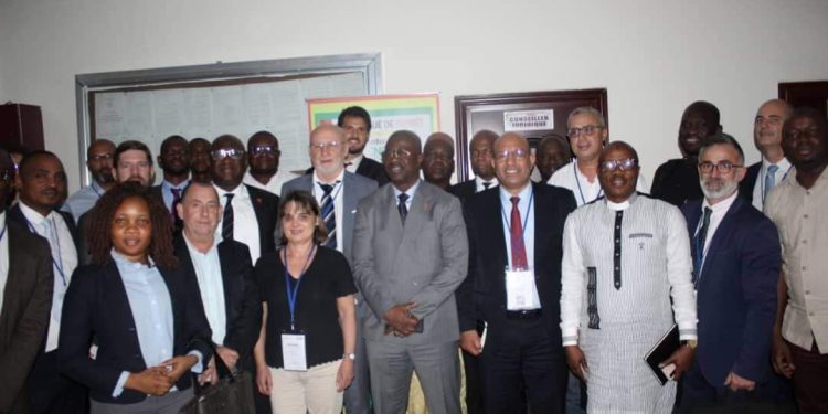 𝗟e Ministre Aly Seydouba Soumah reçoit une forte délégation du 𝗠𝗘𝗗𝗘𝗙