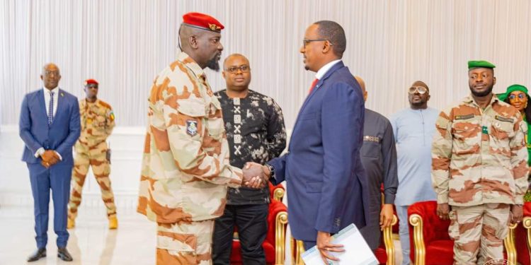 𝐏𝐚𝐥𝐚𝐢𝐬 𝐌𝐨𝐡𝐚𝐦𝐦𝐞𝐝 𝐕 : 𝐝𝐞 𝐧𝐨𝐮𝐯𝐞𝐚𝐮𝐱 𝐚𝐦𝐛𝐚𝐬𝐬𝐚𝐝𝐞𝐮𝐫𝐬 𝐩𝐫𝐞𝐬𝐞𝐧𝐭𝐞𝐧𝐭 𝐥𝐞𝐮𝐫𝐬 𝐥𝐞𝐭𝐭𝐫𝐞𝐬 𝐝𝐞 𝐜𝐫𝐞𝐚𝐧𝐜𝐞