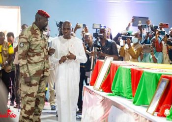 𝗢𝗯𝘀𝗲𝗾𝘂𝗲𝘀 : 𝗹𝗲 𝗖𝗵𝗲𝗳 𝗱𝗲 𝗹’𝗘𝘁𝗮𝘁 𝗿𝗲𝗻𝗱 𝘂𝗻 𝗱𝗲𝗿𝗻𝗶𝗲𝗿 𝗵𝗼𝗺𝗺𝗮𝗴𝗲 𝗮𝘂𝘅 𝘃𝗶𝗰𝘁𝗶𝗺𝗲𝘀 𝗱𝗲 𝗹’𝗶𝗻𝗰𝗲𝗻𝗱𝗶𝗲 𝗱𝗲 𝗞𝗮𝗹𝗼𝘂𝗺