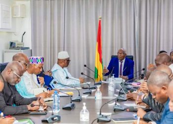 𝗟𝗘 𝗣𝗥𝗘𝗠𝗜𝗘𝗥 𝗠𝗜𝗡𝗜𝗦𝗧𝗥𝗘 𝗥𝗘𝗡𝗖𝗢𝗡𝗧𝗥𝗘 𝗟𝗘𝗦 𝗖𝗢𝗥𝗣𝗦 𝗗𝗘 𝗖𝗢𝗡𝗧𝗥𝗢𝗟𝗘 𝗗𝗘 𝗟’𝗘𝗧𝗔𝗧