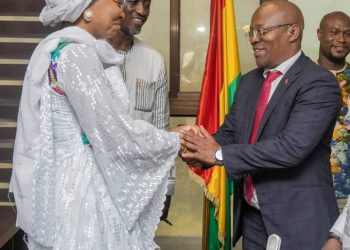 𝐏𝐫𝐢𝐬𝐞 𝐝𝐞 𝐟𝐨𝐧𝐜𝐭𝐢𝐨𝐧𝐬 𝐚𝐮 𝐌𝐢𝐧𝐢𝐬𝐭𝐞𝐫𝐞 𝐝𝐞𝐬 𝐏𝐨𝐬𝐭𝐞𝐬, 𝐝𝐞𝐬 𝐓𝐞𝐥𝐞𝐜𝐨𝐦𝐦𝐮𝐧𝐢𝐜𝐚𝐭𝐢𝐨𝐧𝐬 𝐞𝐭 𝐝𝐞 𝐥’𝐄𝐜𝐨𝐧𝐨𝐦𝐢𝐞 𝐍𝐮𝐦𝐞𝐫𝐢𝐪𝐮𝐞