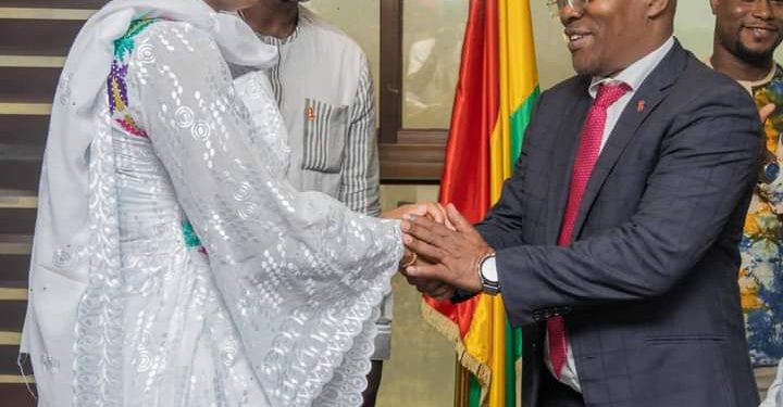 𝐏𝐫𝐢𝐬𝐞 𝐝𝐞 𝐟𝐨𝐧𝐜𝐭𝐢𝐨𝐧𝐬 𝐚𝐮 𝐌𝐢𝐧𝐢𝐬𝐭𝐞𝐫𝐞 𝐝𝐞𝐬 𝐏𝐨𝐬𝐭𝐞𝐬, 𝐝𝐞𝐬 𝐓𝐞𝐥𝐞𝐜𝐨𝐦𝐦𝐮𝐧𝐢𝐜𝐚𝐭𝐢𝐨𝐧𝐬 𝐞𝐭 𝐝𝐞 𝐥’𝐄𝐜𝐨𝐧𝐨𝐦𝐢𝐞 𝐍𝐮𝐦𝐞𝐫𝐢𝐪𝐮𝐞