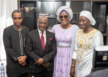 𝐏𝐚𝐬𝐬𝐚𝐭𝐢𝐨𝐧 𝐝𝐞 𝐩𝐨𝐮𝐯𝐨𝐢𝐫 – 𝐌𝐈𝐂 𝐀𝐦𝐢𝐧𝐚𝐭𝐚 𝐊𝐚𝐛𝐚 𝐩𝐚𝐬𝐬𝐞 𝐥𝐚 𝐦𝐚𝐢𝐧 𝐚 𝐅𝐚𝐧𝐚 𝐒𝐎𝐔𝐌𝐀𝐇