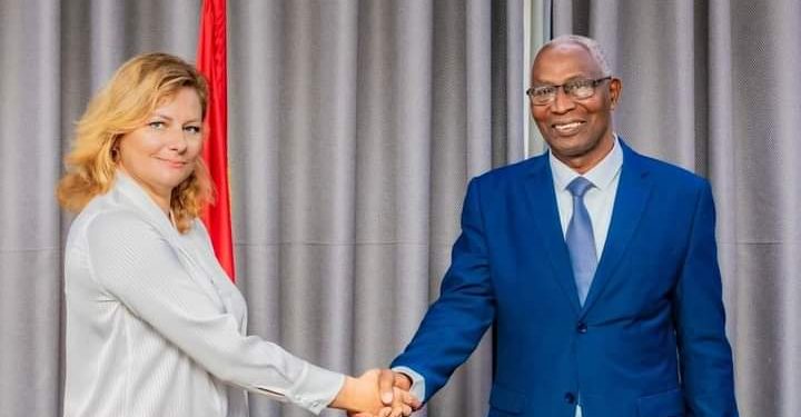 𝗖𝗢𝗢𝗣𝗘𝗥𝗔𝗧𝗜𝗢𝗡 : 𝗟’𝗨𝗡𝗜𝗢𝗡 𝗘𝗨𝗥𝗢𝗣𝗘𝗘𝗡𝗡𝗘 𝗥𝗘𝗜𝗧𝗘𝗥𝗘 𝗦𝗢𝗡 𝗔𝗖𝗖𝗢𝗠𝗣𝗔𝗚𝗡𝗘𝗠𝗘𝗡𝗧 𝗔 𝗟𝗔 𝗚𝗨𝗜𝗡𝗘́𝗘