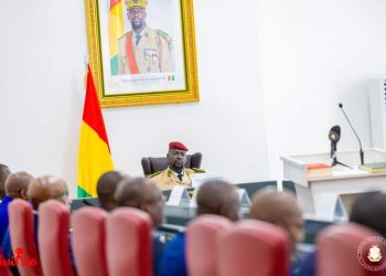 𝗣𝗮𝗹𝗮𝗶𝘀 𝗠𝗼𝗵𝗮𝗺𝗺𝗲𝗱 𝗩 : 𝗟𝗲𝘀 𝗻𝗼𝘂𝘃𝗲𝗮𝘂𝘅 𝗺𝗶𝗻𝗶𝘀𝘁𝗿𝗲𝘀 𝗲𝘁 𝟯 𝗮𝗺𝗯𝗮𝘀𝘀𝗮𝗱𝗲𝘂𝗿𝘀 𝗽𝗿𝗲𝘁𝗲𝗻𝘁 𝘀𝗲𝗿𝗺𝗲𝗻𝘁 𝗱𝗲𝘃𝗮𝗻𝘁 𝗹𝗲 𝗖𝗵𝗲𝗳 𝗱𝗲 𝗹’𝗘𝘁𝗮𝘁