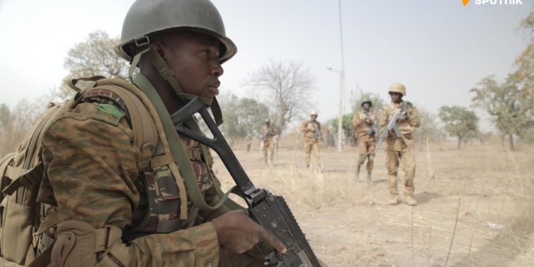 L’armée burkinabè utilise de nouveaux missiles d’une puissance « terrifiante » contre les terroristes, selon AIB
