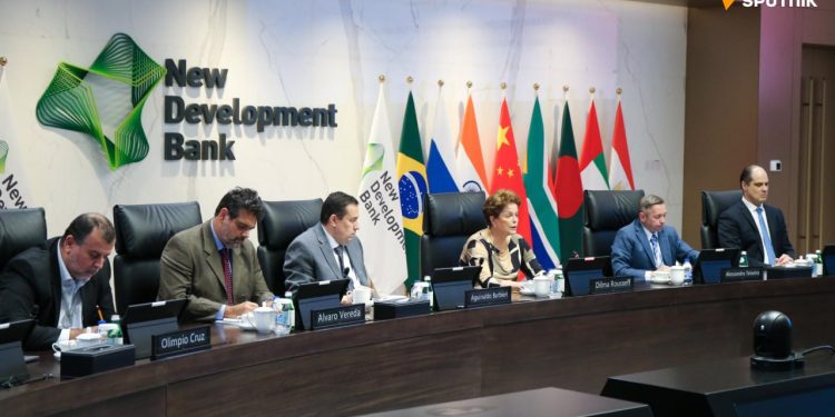 Le Zimbabwe a tout intérêt à adhérer à la banque des BRICS, selon un membre du comité de politique monétaire de la Banque de réserve du pays