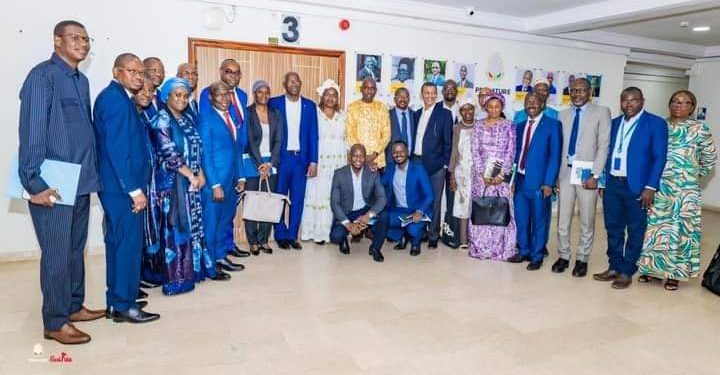 𝗩𝗔𝗖𝗖𝗜𝗡𝗔𝗧𝗜𝗢𝗡 𝗗𝗘𝗦 𝗘𝗡𝗙𝗔𝗡𝗧𝗦: 𝗟𝗘 𝗚𝗢𝗨𝗩𝗘𝗥𝗡𝗘𝗠𝗘𝗡𝗧 𝗥𝗘𝗜𝗧𝗘𝗥𝗘 𝗦𝗢𝗡 𝗘𝗡𝗚𝗔𝗚𝗘𝗠𝗘𝗡𝗧