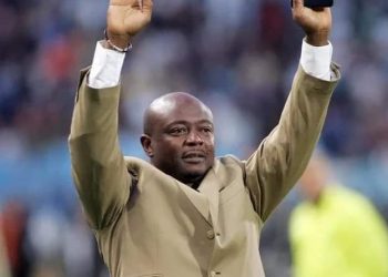 Abedi Pelé cogne le Cameroun