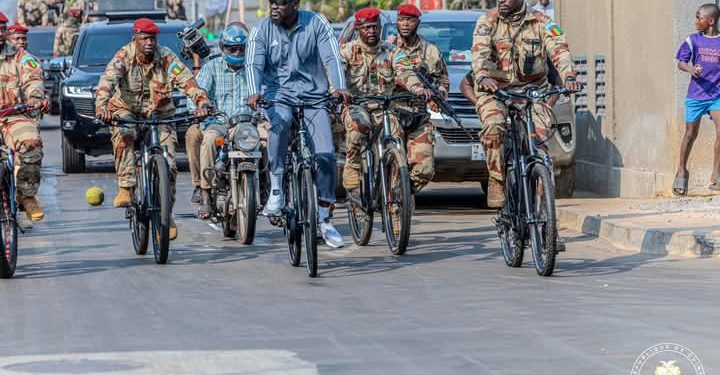 ๐๐ฎ๐น๐ผ๐๐บ : ๐๐ฒ ๐๐ต๐ฒ๐ณ ๐ฑ๐ฒ ๐น’๐๐๐ฎ๐ ๐ฐ๐ผ๐บ๐บ๐๐ป๐ถ๐ฒ ๐ฎ๐๐ฒ๐ฐ ๐น๐ฒ๐ ๐ฐ๐ถ๐๐ผ๐๐ฒ๐ป๐ ๐น๐ผ๐ฟ๐ ๐ฑ’๐๐ป๐ฒ ๐ฝ๐ฟ๐ผ๐บ๐ฒ๐ป๐ฎ๐ฑ๐ฒ ๐ฑ๐ฒ ๐๐ฎ๐ป๐๐ฒ