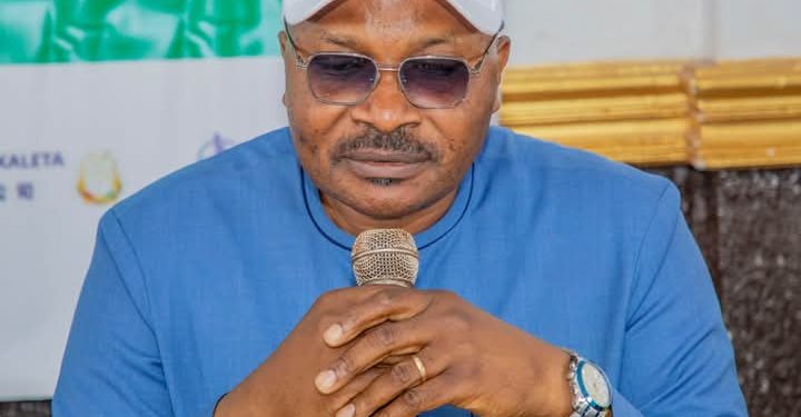 Signer sans lire : un danger pour la gouvernance et la responsabilité ministérielle