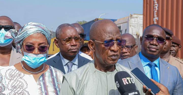 Maison d’arrêt de Doubreka : saisie de la drogue, des téléphones et d’autres objets par le ministre Kairaba Yaya !