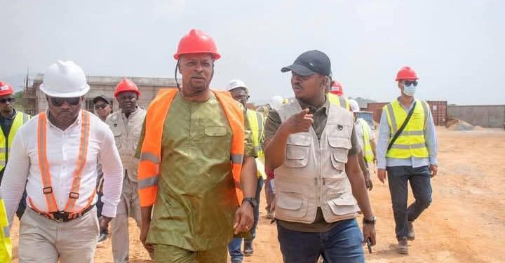 𝐋’𝐄𝐥𝐞𝐜𝐭𝐫𝐢𝐟𝐢𝐜𝐚𝐭𝐢𝐨𝐧 𝐝𝐞 𝟐𝟗𝟑 𝐋𝐨𝐜𝐚𝐥𝐢𝐭𝐞𝐬 : 𝐔𝐧𝐞 𝐕𝐢𝐬𝐢𝐨𝐧 𝐝𝐞 𝐓𝐫𝐚𝐧𝐬𝐟𝐨𝐫𝐦𝐚𝐭𝐢𝐨𝐧 𝐒𝐨𝐜𝐢𝐚𝐥𝐞 𝐞𝐭 𝐄𝐜𝐨𝐧𝐨𝐦𝐢𝐪𝐮𝐞 𝐏𝐨𝐫𝐭𝐞𝐞 𝐩𝐚𝐫 𝐥𝐞 𝐏𝐫𝐞𝐬𝐢𝐝𝐞𝐧𝐭 𝐝𝐞 𝐥𝐚 𝐑𝐞𝐩𝐮𝐛𝐥𝐢𝐪𝐮𝐞. 