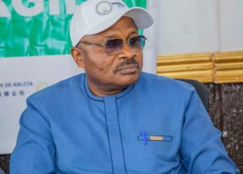 Accuser l’élite, absoudre le peuple : une lecture biaisée de l’échec national