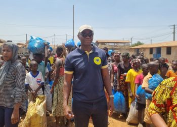 Kalékhouré / CU Kagbélen: l »ONG Aide pour la Guinée lance ses activités du ramassage des déchets plastiques en échange avec des Dons.