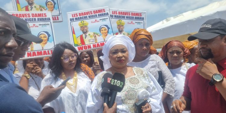 Stade de Nongo / CU Lambangni Les femmes du marché Madina Niger de Avaria Les femmes  » s’engagent pour l’encensement biométrique