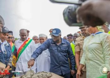 KANKAN :  Mory Condé pose la première pierre de la construction de la cité administrative de Kankan.