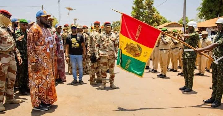 ๐๐ผ๐ธ๐ฒ : ๐จ๐ป๐ฒ ๐๐ฒ๐น๐ฒ๐ฏ๐ฟ๐ฎ๐๐ถ๐ผ๐ป ๐ฑ๐ฒ ๐น๐ฎ ๐ฃ๐ฎ๐ถ๐
๐ฒ๐ ๐ฑ๐ฒ ๐นโ๐จ๐ป๐ถ๐๐ฒ ๐ฎ๐๐๐ผ๐๐ฟ ๐ฑ๐ฒ๐ ๐ถ๐ฑ๐ฒ๐ฎ๐๐
๐ฑ๐ฒ ๐ฆ๐ผ๐ป ๐๐
๐ฐ๐ฒ๐น๐น๐ฒ๐ป๐ฐ๐ฒ ๐น๐ฒ ๐๐ฒ๐ป๐ฒ๐ฟ๐ฎ๐น ๐ ๐ฎ๐บ๐ฎ๐ฑ๐ถ ๐๐ผ๐๐บ๐ฏ๐ผ๐๐๐ฎ