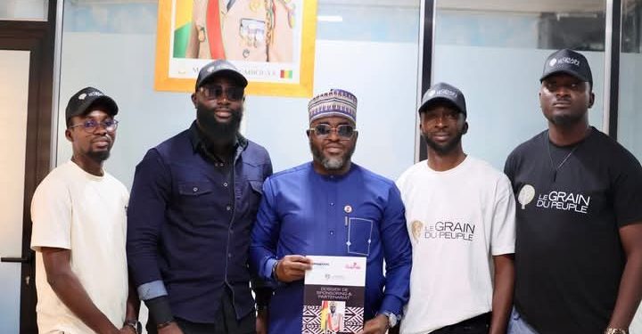 𝐃𝐞𝐬 𝐬𝐨𝐮𝐭𝐢𝐞𝐧𝐬 𝐝𝐞 𝐩𝐥𝐮𝐬 𝐞𝐧 𝐩𝐥𝐮𝐬 𝐟𝐨𝐫𝐭𝐬, 𝐥𝐞 𝐆𝐫𝐚𝐢𝐧 𝐝𝐮 𝐏𝐞𝐮𝐩𝐥𝐞 𝐬𝐞 𝐩𝐫𝐞𝐜𝐢𝐬𝐞…