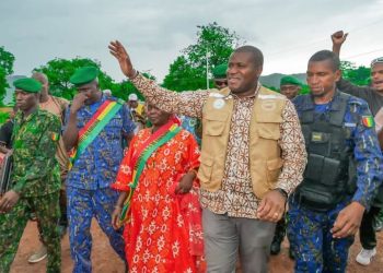 𝐒𝐞𝐧𝐬𝐢𝐛𝐢𝐥𝐢𝐬𝐚𝐭𝐢𝐨𝐧 𝐚𝐮 𝐏𝐍-𝐑𝐀𝐕𝐄𝐂 : 𝐥𝐞 𝐆𝐨𝐮𝐯𝐞𝐫𝐧𝐞𝐦𝐞𝐧𝐭 𝐦𝐨𝐛𝐢𝐥𝐢𝐬𝐞 𝐬𝐮𝐫 𝐥𝐞 𝐭𝐞𝐫𝐫𝐚𝐢𝐧