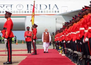 Narendra Modi arrive à Accra