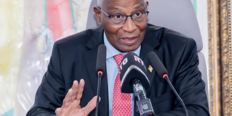 𝗩𝘂𝗹𝗴𝗮𝗿𝗶𝘀𝗮𝘁𝗶𝗼𝗻 𝗱𝘂 𝗽𝗿𝗼𝗷𝗲𝘁 𝗱𝗲 𝗻𝗼𝘂𝘃𝗲𝗹𝗹𝗲 𝗰𝗼𝗻𝘀𝘁𝗶𝘁𝘂𝘁𝗶𝗼𝗻 : « 𝗖’𝗲𝘀𝘁 𝘂𝗻𝗲 𝗮𝗰𝘁𝗶𝗼𝗻 𝗰𝗶𝘃𝗶𝗾𝘂𝗲, 𝘁𝗼𝘂𝘁 𝗹𝗲 𝗺𝗼𝗻𝗱𝗲 𝗲𝘀𝘁 𝗰𝗼𝗻𝗰𝗲𝗿𝗻𝗲 » : 𝗹𝗲 𝗣𝗿𝗲𝗺𝗶𝗲𝗿 𝗺𝗶𝗻𝗶𝘀𝘁𝗿𝗲 𝗔𝗺𝗮𝗱𝗼𝘂 𝗢𝘂𝗿𝘆 𝗕𝗔𝗛