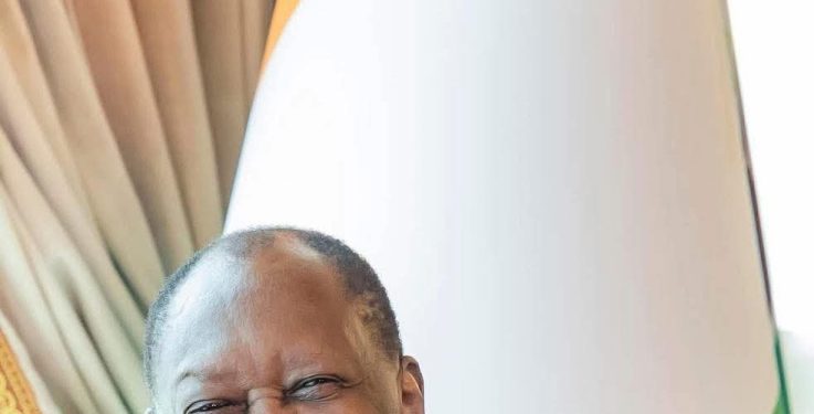 Alassane Ouattara annonce qu’il sera candidat à sa propre succession dans trois mois