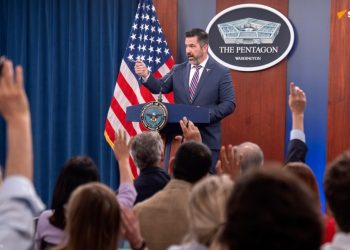 Le Pentagone a suspendu l’aide militaire à l’Ukraine sans consulter personne, selon les médias US