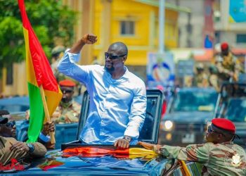 𝐀𝐩𝐩𝐞𝐥 𝐝𝐮 𝐩𝐞𝐮𝐩𝐥𝐞 𝐚𝐮 𝐆𝐞𝐧𝐞𝐫𝐚𝐥 𝐌𝐚𝐦𝐚𝐝𝐢 𝐃𝐨𝐮𝐦𝐛𝐨𝐮𝐲𝐚. Par Moussa Yes kaba