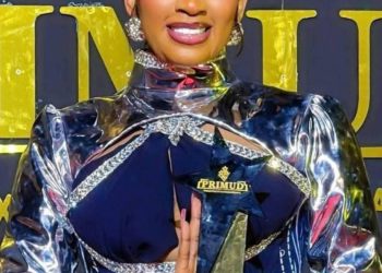 Culture : Djeli Kaba Bintou Kouyaté a été sacrée meilleure artiste d’Afrique de l’ouest lors du PRIMUD 2025 à Abidjan !!!