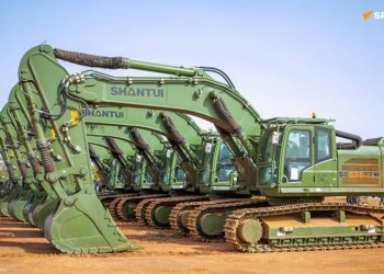 Ibrahim Traoré remet de nouveaux engins lourds à Faso Mêbo et au génie militaire