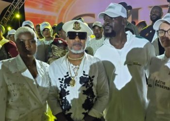 En Guinée, le couple présidentiel Doumbouya danse à moins de 72h de l’élection