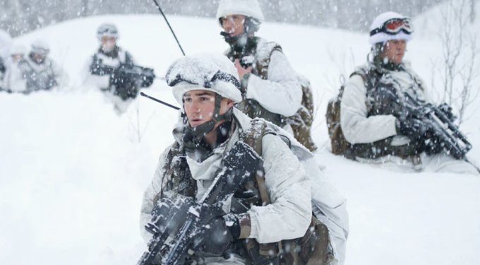 Groenland, un show Macron-Trump pour détourner les regards de l’Ukraine, selon un ex-militaire français