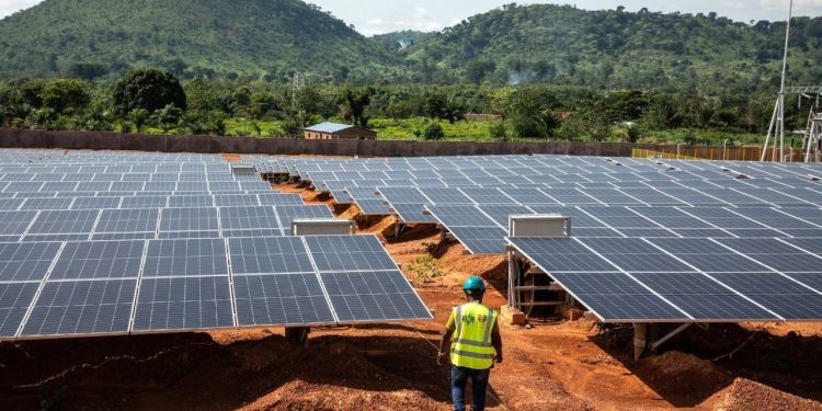 Treize pays africains tirent désormais plus de 10% de leur électricité du Soleil, indique un rapport