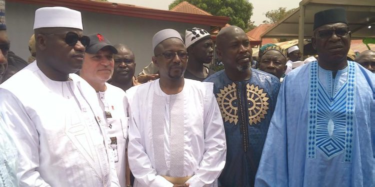 Le ministre El Hadj Mohamed Lamine S’y Savane a organisé une cérémonie de sacrifice à Khorira le 1er mars 2026 en mémoire de sa mère décédée