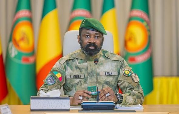 Au Mali, le Président Assimi Goïta assure désormais les fonctions de ministre de la Défense