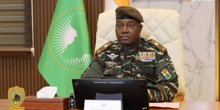 Le Niger criminalise l’homosexualité: les peines peuvent aller jusqu’à 20 ans de prison – médias